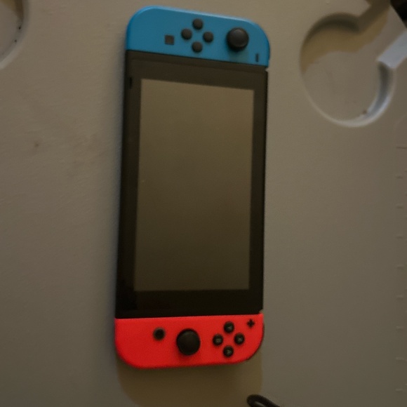 Nintendo switch - Picture 2 of 2